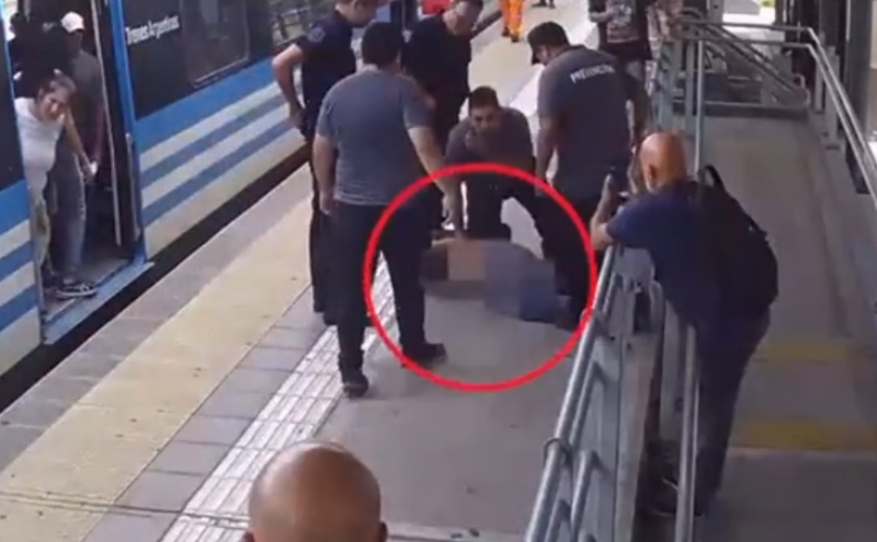 Video: así atraparon en la estación de Bernal a un delincuente que había robado un celular