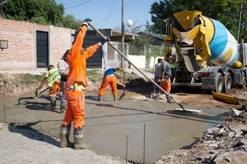 Reconstruyen asfaltos en Villa La Florida: en qué calles trabajan