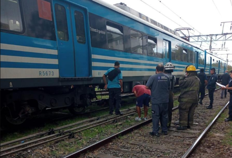 El tren arrolló a un joven en la estación de Quilmes