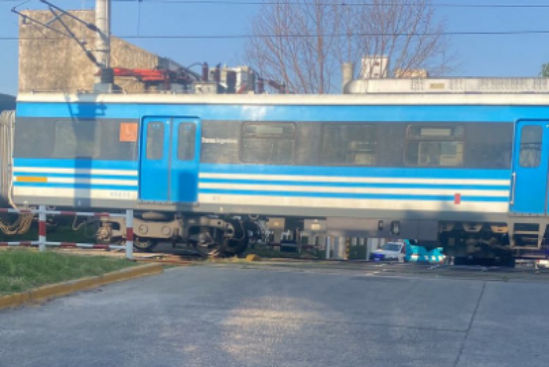 Una persona falleció al ser embestida por el tren Roca en Quilmes