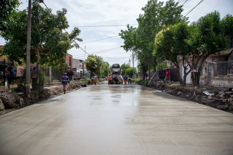 Entró en la última etapa la obra de asfalto de un barrio de Solano