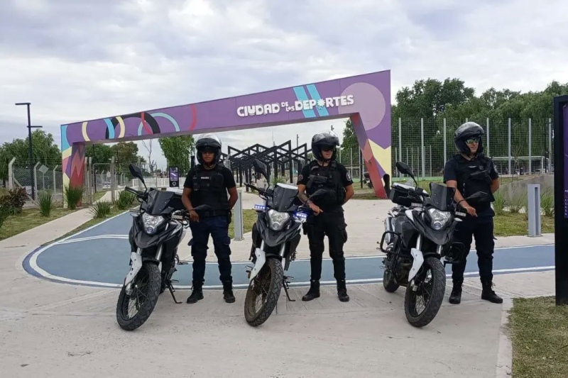 El Municipio lleva policías y móviles a La Ribera de cara al verano en la zona costera de Quilmes